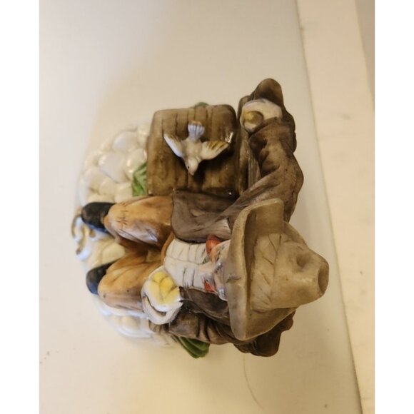 Capodimonte Tramp on a Bench Feeding Birds Figurine Hand Painted Made in Italy - Picture 6 of 7